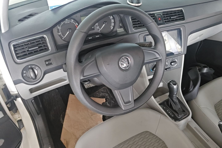 Skoda Rapid 2016 #11 Skoda Rapid 2016 image de voiture #11