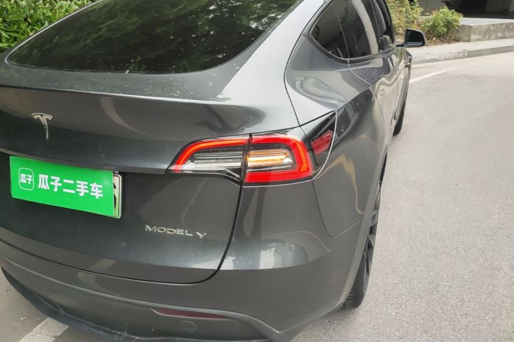 Tesla Model Y 2002 #8 Tesla Model Y 2002 car image #8