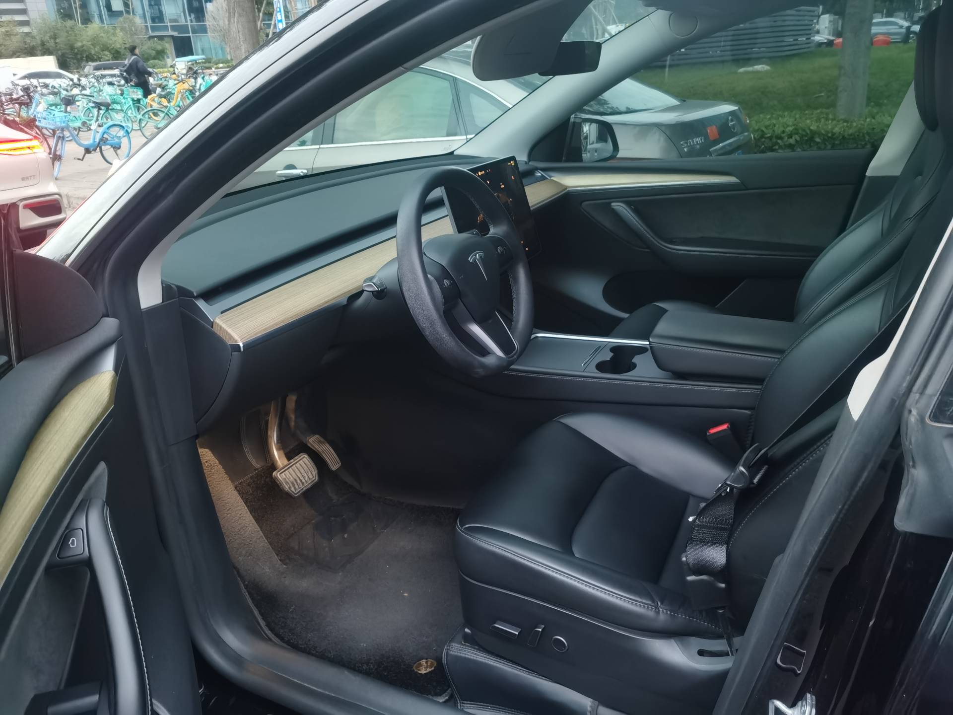 Tesla Model Y 2023 #5 Tesla Model Y 2023 car image #5