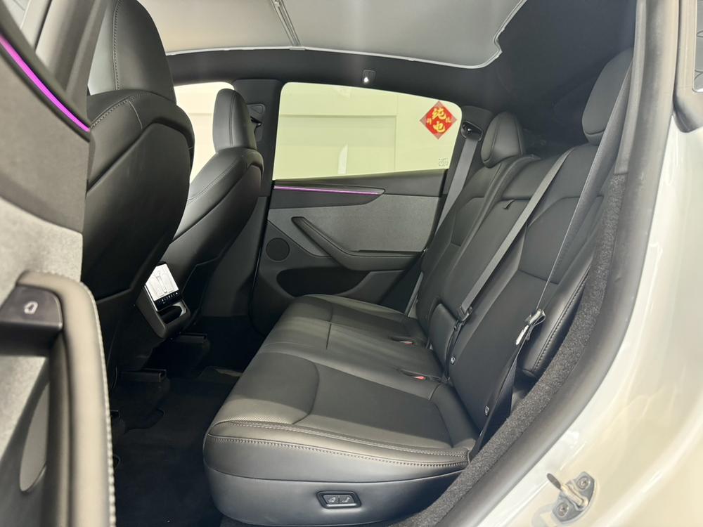 Tesla Model Y 2026 #15 Tesla Model Y 2026 car image #15