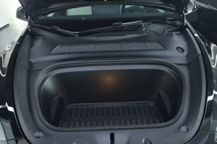 Tesla Model Y 2022 #20 Tesla Model Y 2022 car image #20