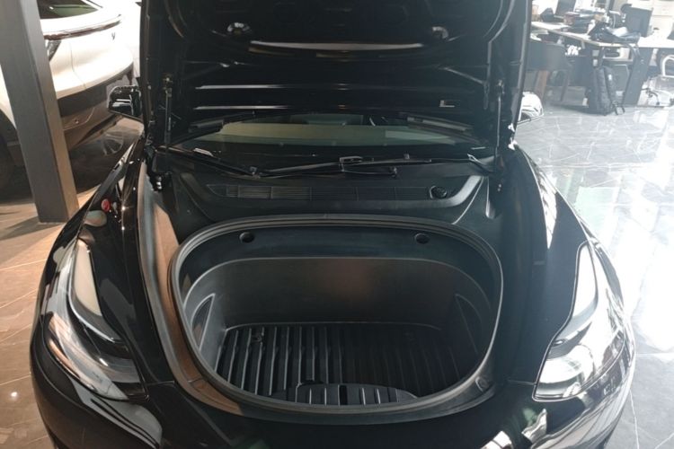 Tesla Model 3 2023 car image #20