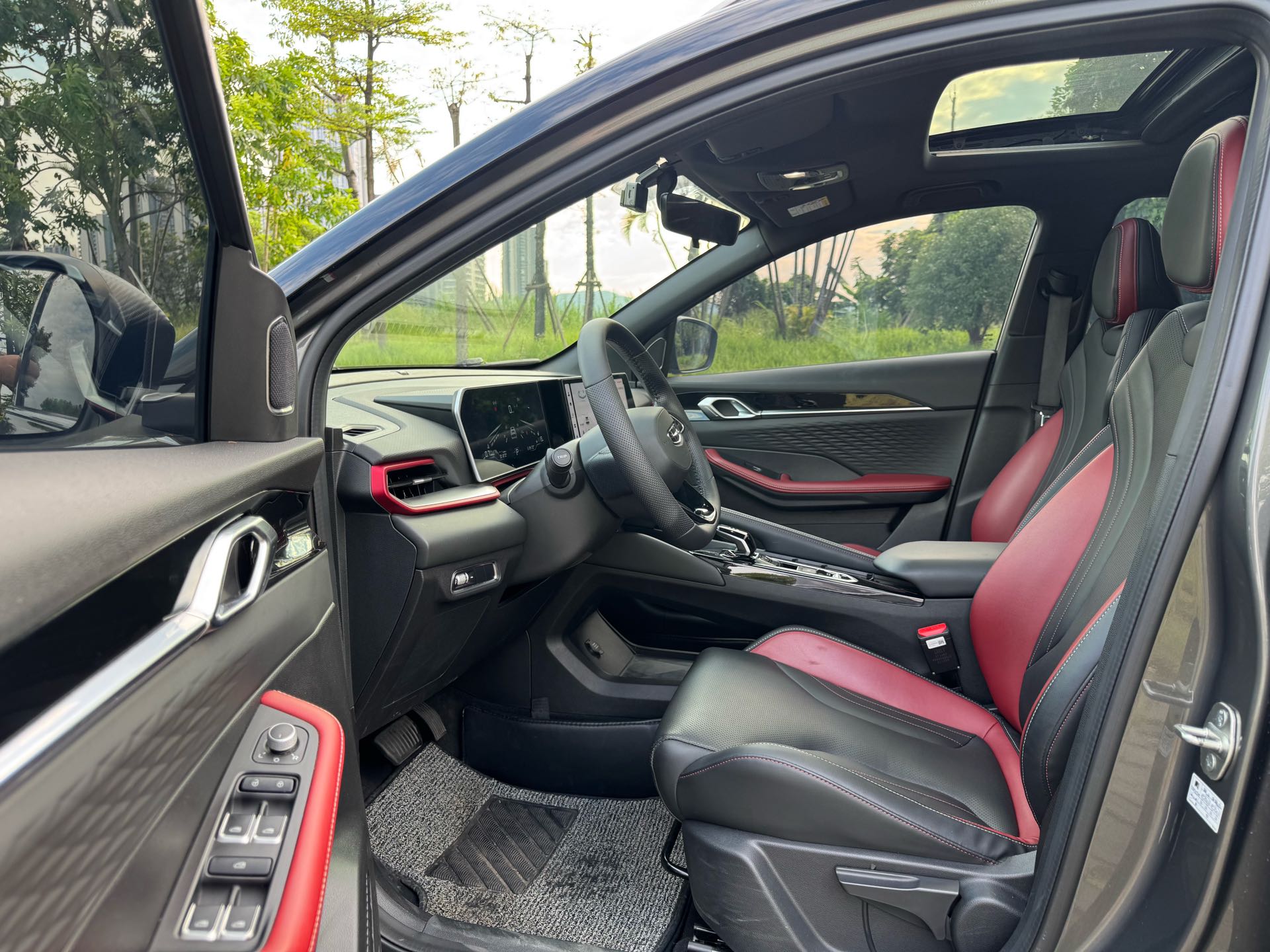 GEELY Coolray 2023 #2 GEELY Coolray 2023 car image #2