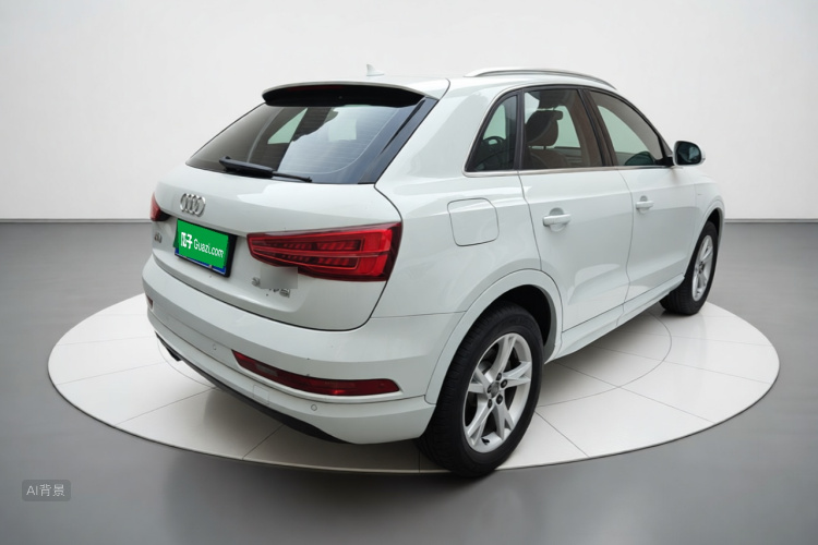 Audi Q3 2018 car image #7