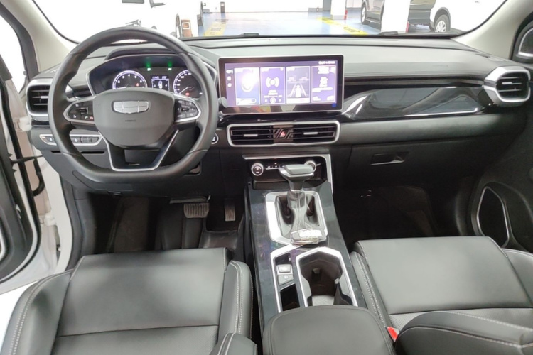 GEELY Coolray 2025 car image #11