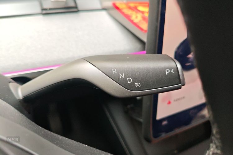 Tesla Model Y 2024 #16 Tesla Model Y 2024 car image #16