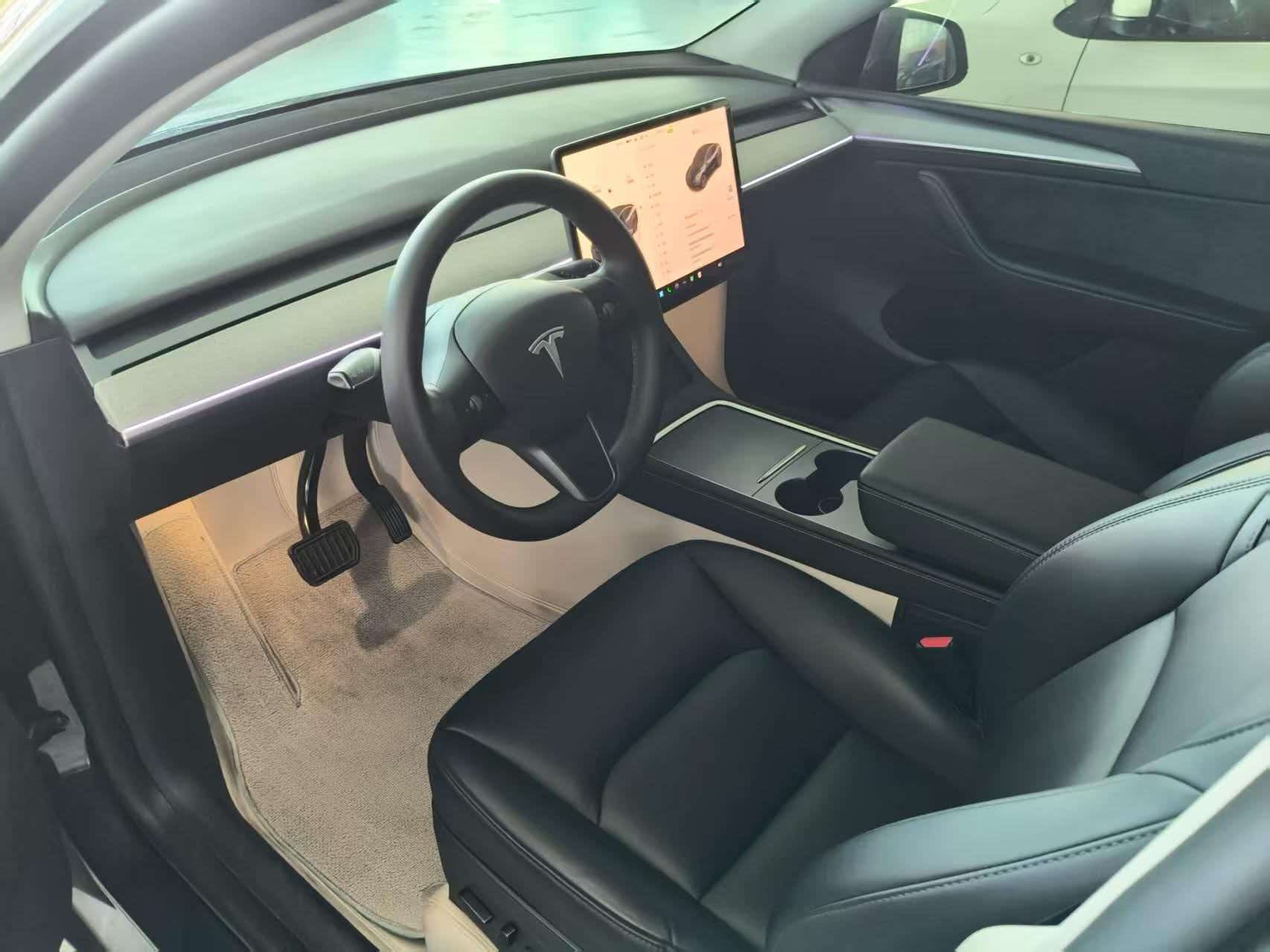 Tesla Model Y 2024 #9 Tesla Model Y 2024 car image #9