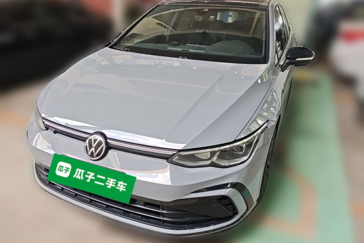Volkswagen Golf 2021 car image #2