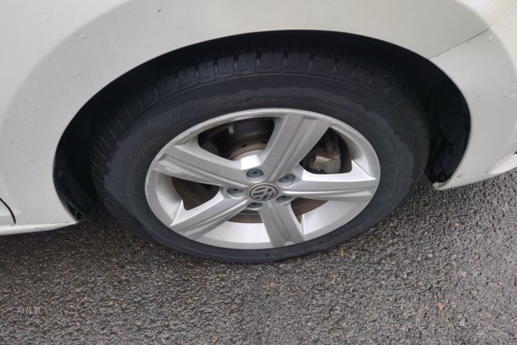Volkswagen Santana 2016 car image #9