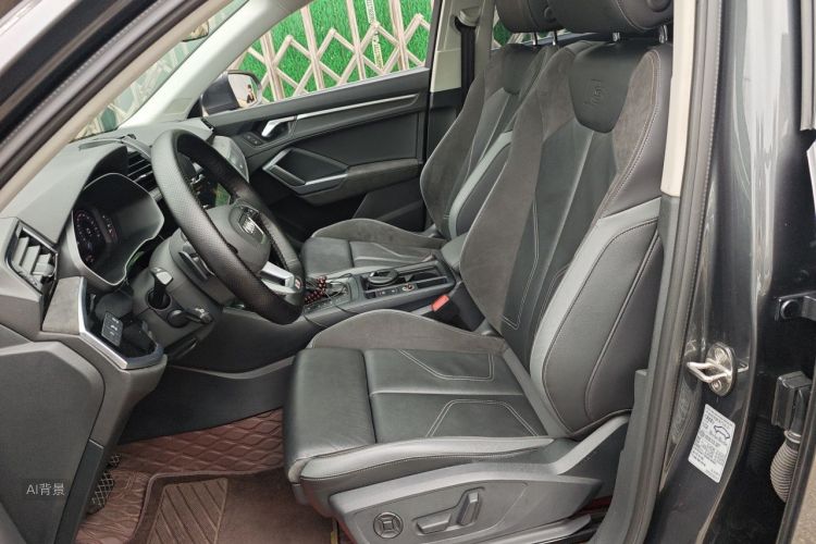 Audi Q3 2021 car image #17