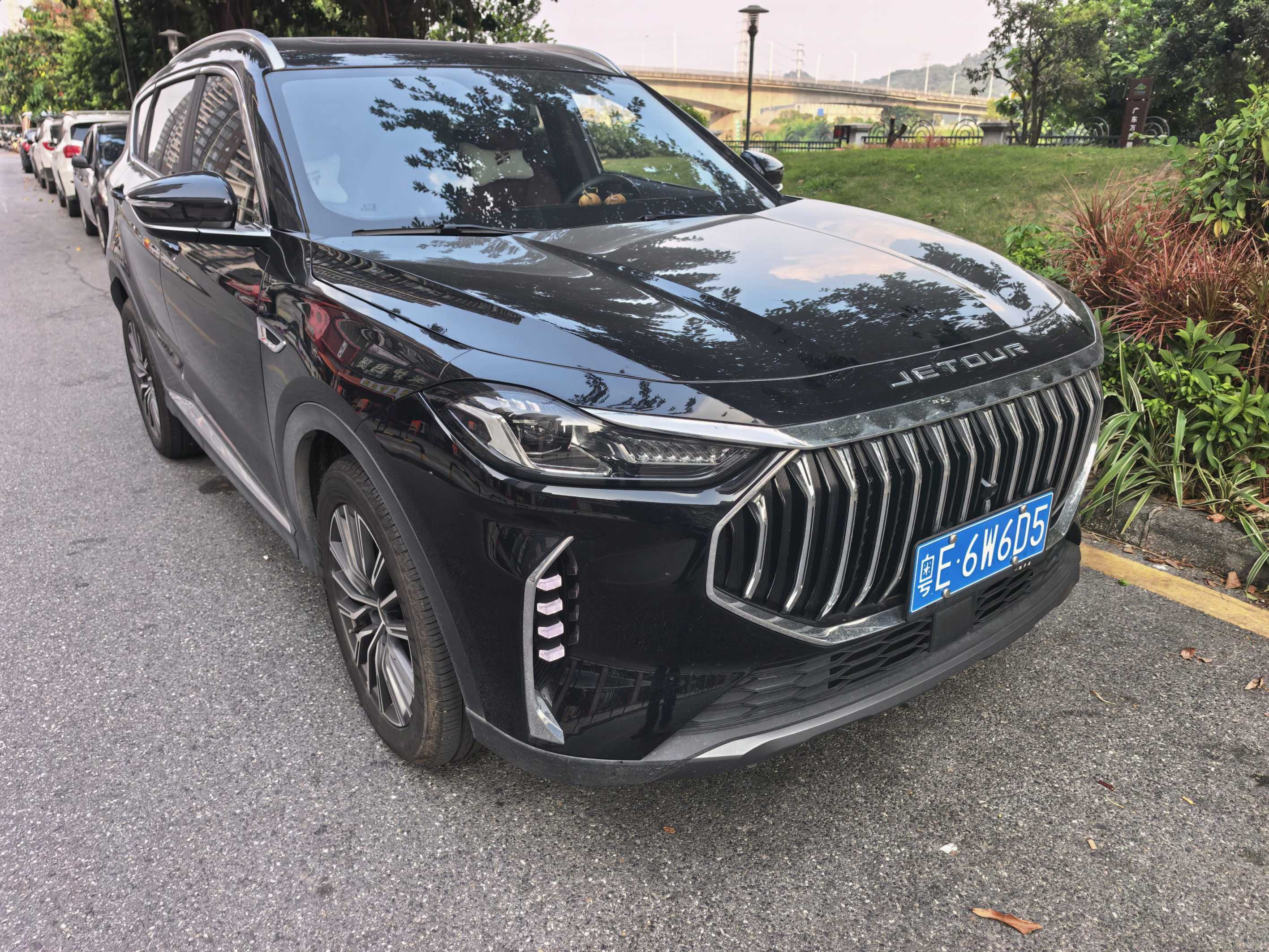 Jetour X70 PLUS 2025 car image #2