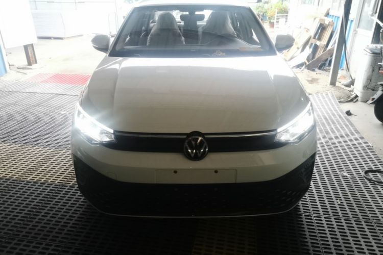 Volkswagen Lavida 2026 car image #3