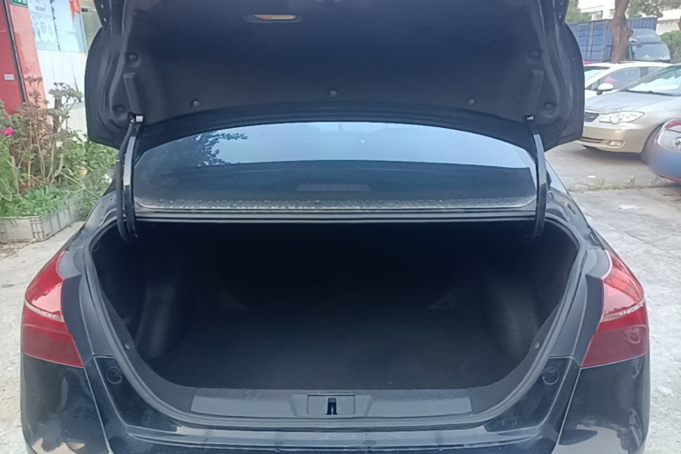 GEELY Emgrand 2018 car image #19