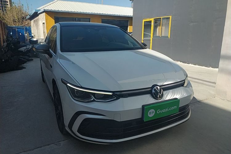 Volkswagen Golf 2022 car image #4