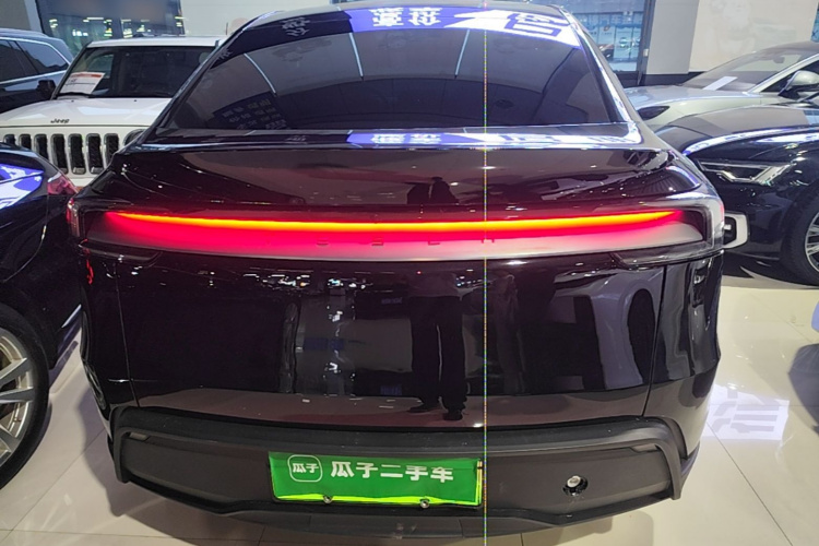 Tesla Model Y 2025 immagine di auto #4