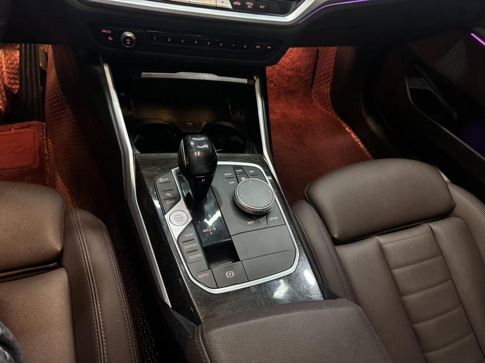 BMW 3 Series 2020 #10 BMW 3 Series 2020 immagine di auto #10