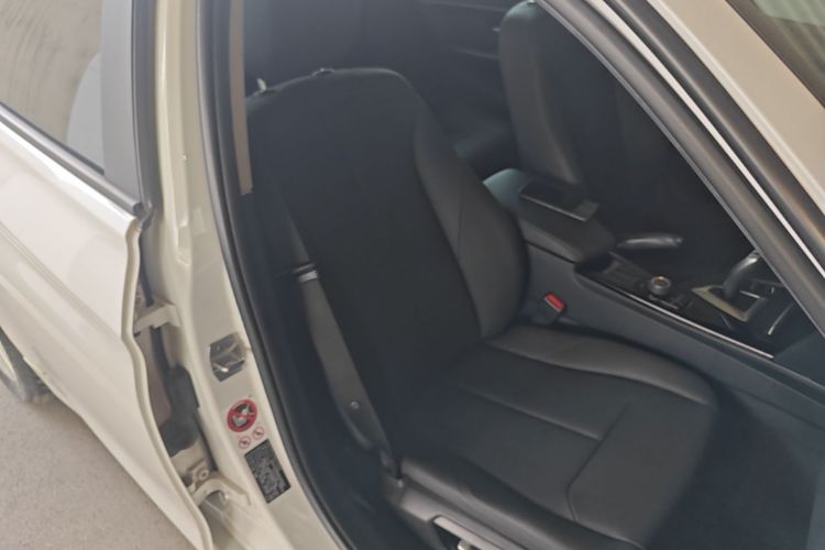 BMW 3 Series 2017 #24 BMW 3 Series 2017 car image #24