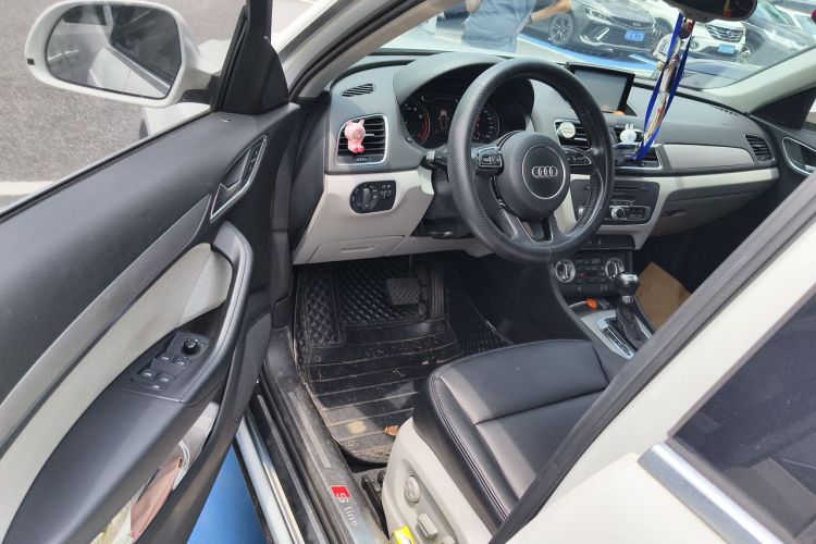 Audi Q3 2015 #13 Audi Q3 2015 car image #13