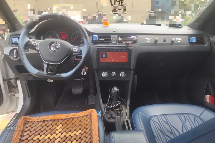 Volkswagen Santana 2015 صورة سيارة #11