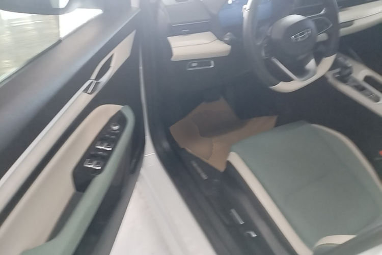 GEELY Emgrand L HiP 2022 car image #16