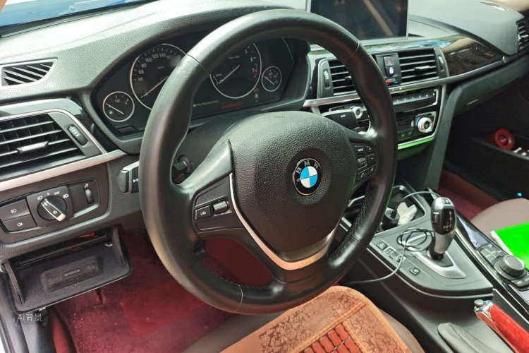 BMW 3 Series 2018 car image #12