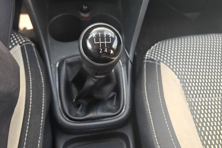 Volkswagen Polo 2015 #14 Volkswagen Polo 2015 car image #14