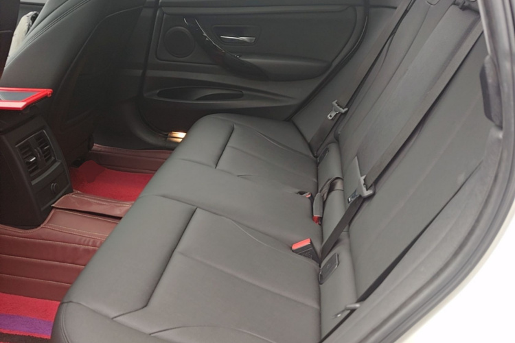 BMW 3 Series GT 2018 car image #13