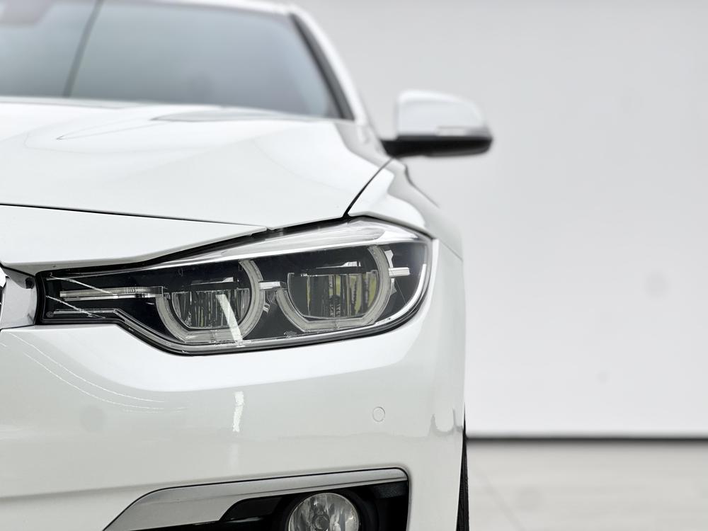 BMW 3 Series 2018 car image #7