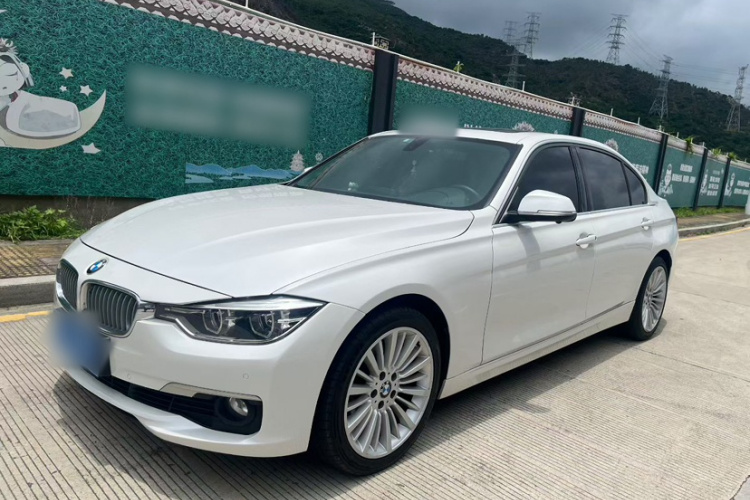 BMW 3 Series 2018 car image #2