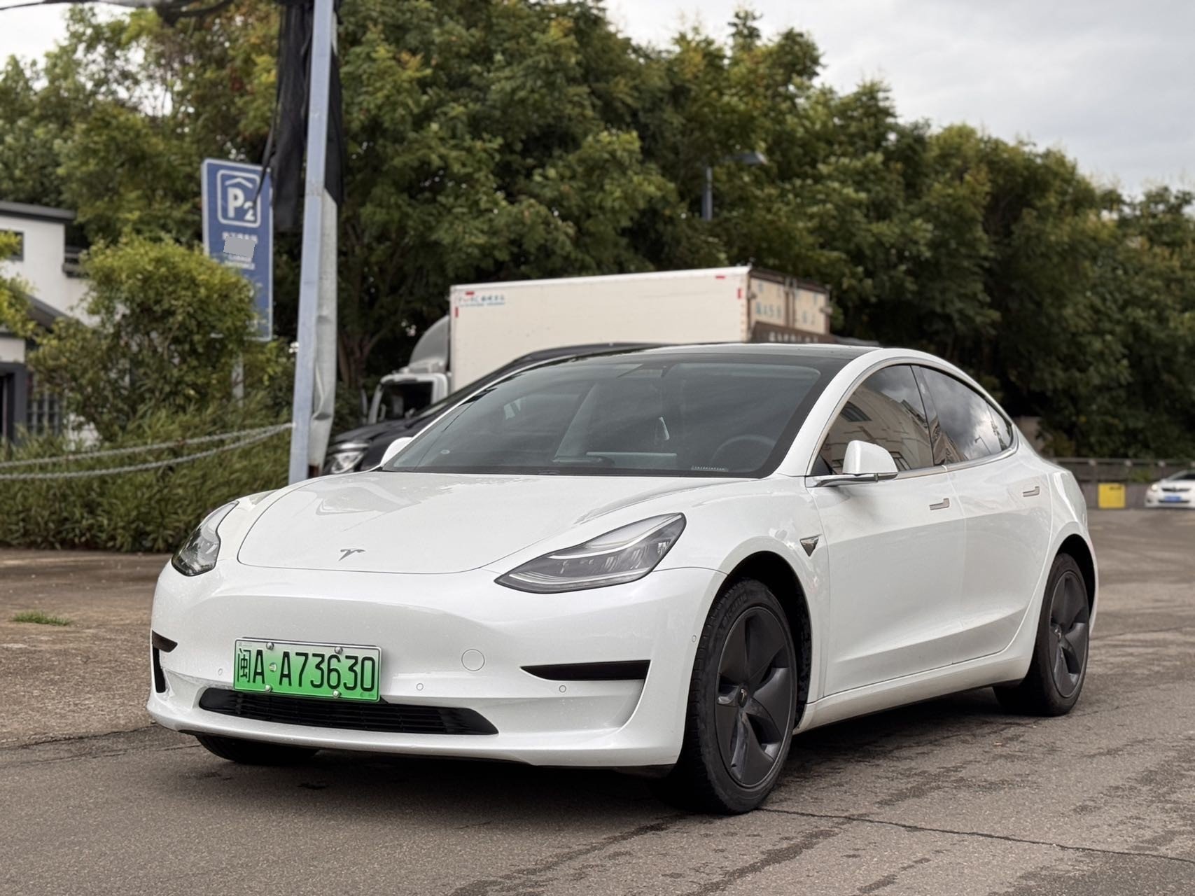 Tesla Model 3 2020 car image 