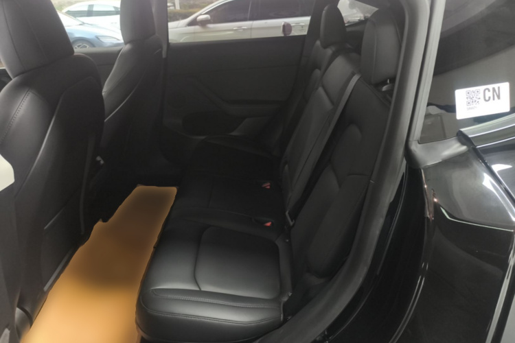Tesla Model Y 2021 car image #17