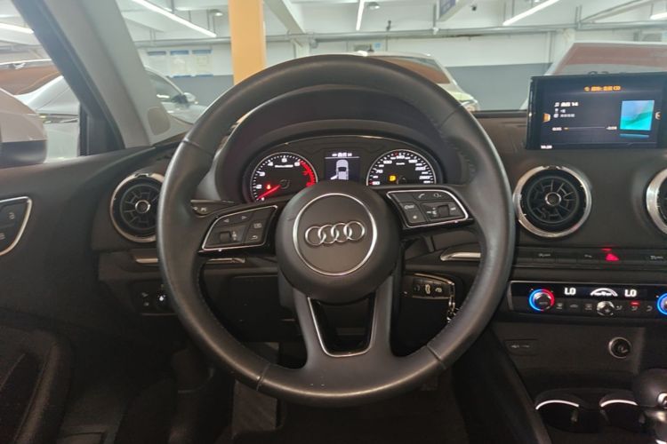 Audi A3 2018 car image #11