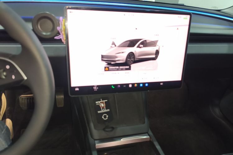 Tesla Model 3 2024 #18 Tesla Model 3 2024 car image #18