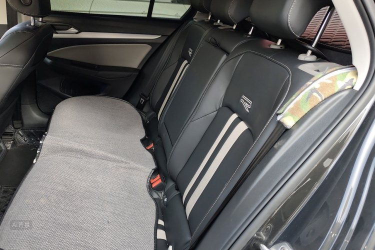 Volkswagen Golf 2021 imagen de coche #19