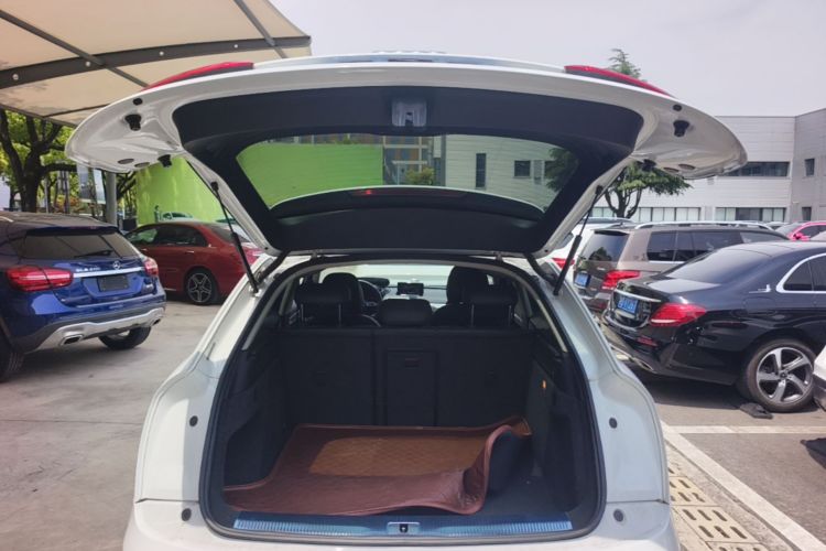 Audi Q3 2016 car image #21