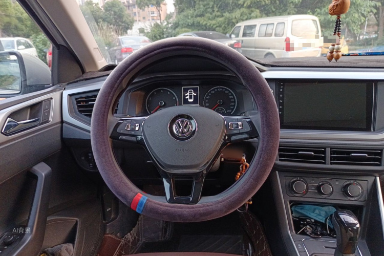Volkswagen Polo 2020 car image #12
