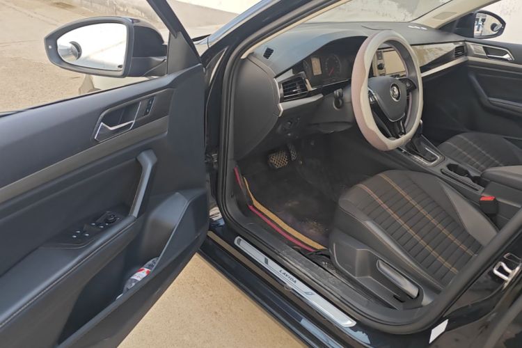 Volkswagen Lavida 2019 car image #16