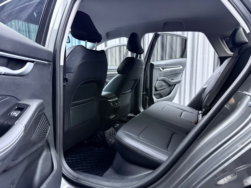 GEELY Emgrand 2025 car image #8