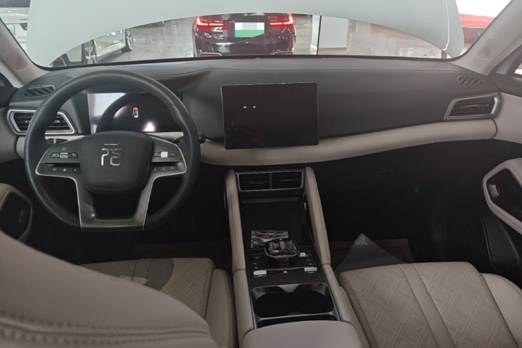 BYD YuanUP 2024 #10 BYD YuanUP 2024 car image #10