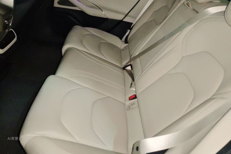 MI SU7 2025 imagen de coche #19