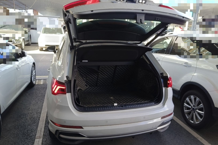 Audi Q3 2023 #19 Audi Q3 2023 car image #19