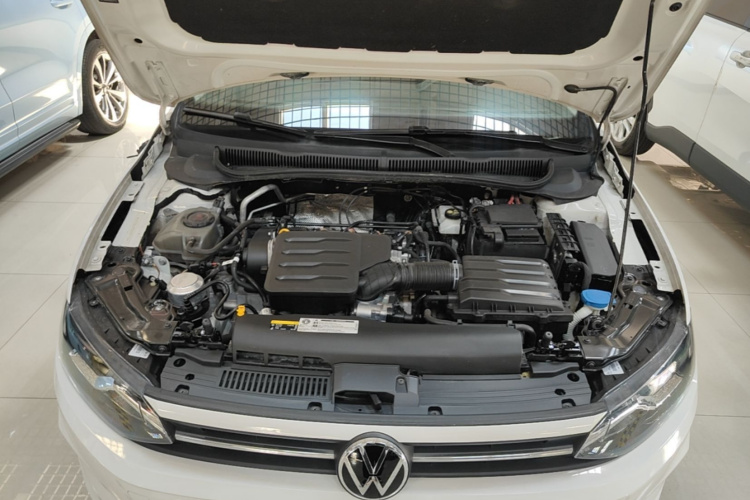 Volkswagen Polo 2022 car image #20