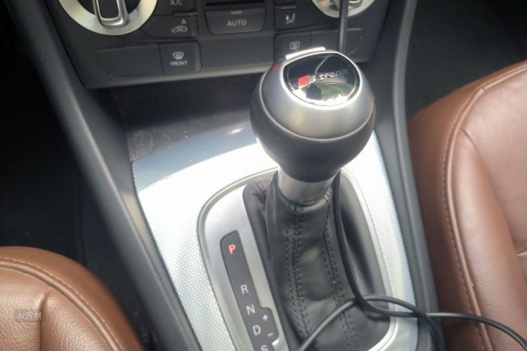 Audi Q3 2015 #16 Audi Q3 2015 car image #16