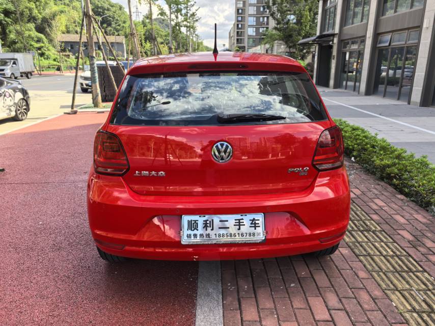 Volkswagen Polo 2015 car image #8