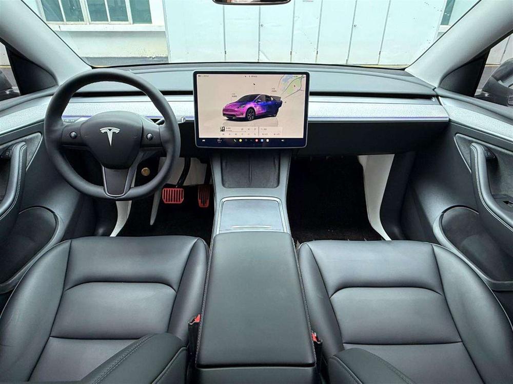 Tesla Model Y 2024 car image #9