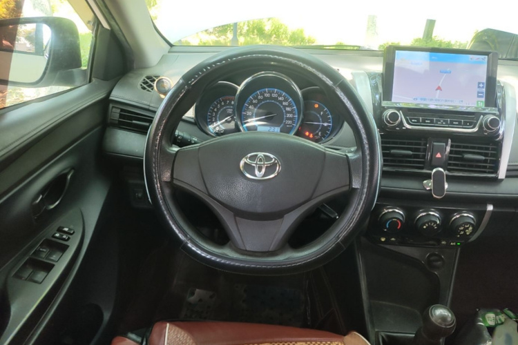 Toyota Vios 2015 car image #11