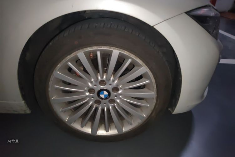 BMW 3 Series 2018 car image #9