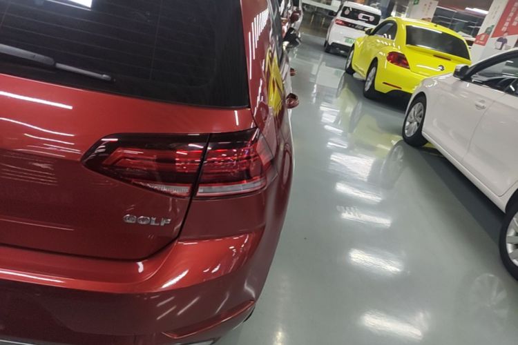 Volkswagen Golf 2019 car image #8