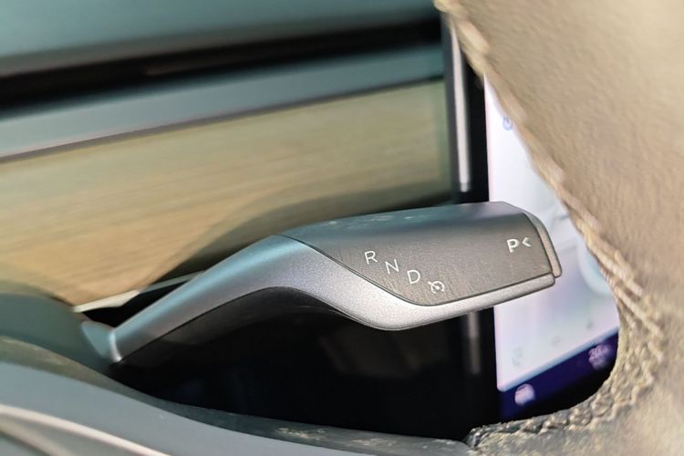 Tesla Model Y 2022 #16 Tesla Model Y 2022 car image #16
