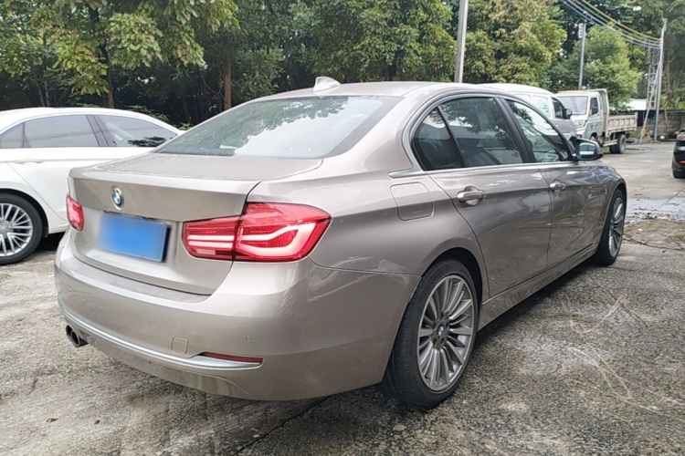 BMW 3 Series 2019 #7 BMW 3 Series 2019 car image #7